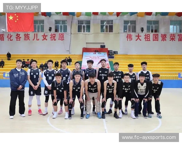 伊朗球队合影全员戴手套围巾，时尚圈点赞“冷酷战士”