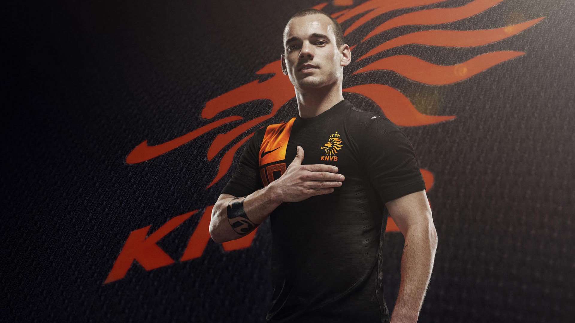 澳大利亚接力队赛后感谢团队支持与鼓励，澳大利亚女子游泳接力队员